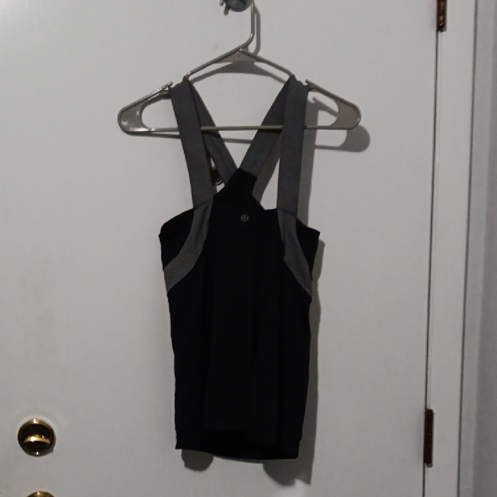 Lululemon Stylish Black and Gray Women's Top